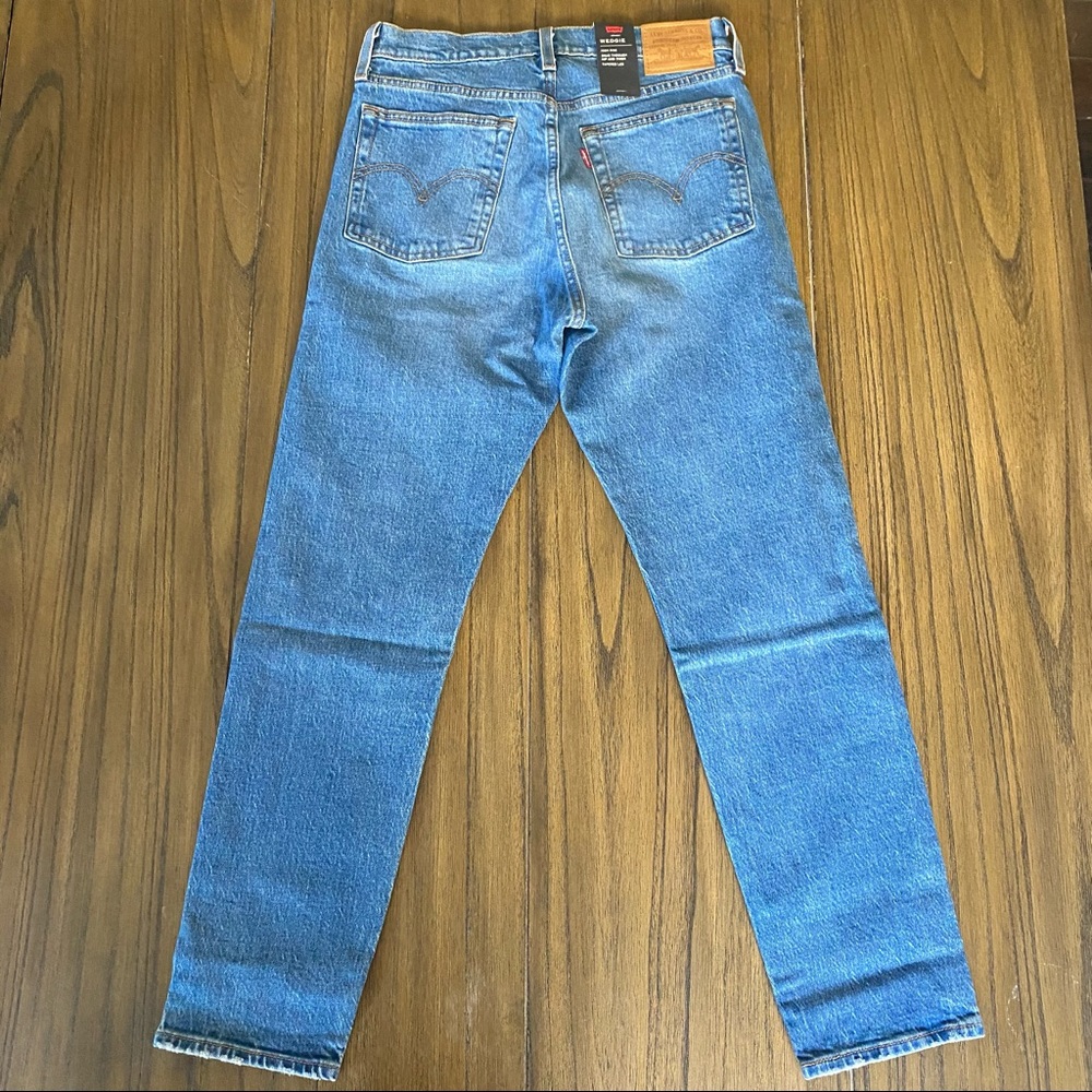 Levi’s Wedgie Icon Fit high rise tapered jeans - Picture 6 of 11